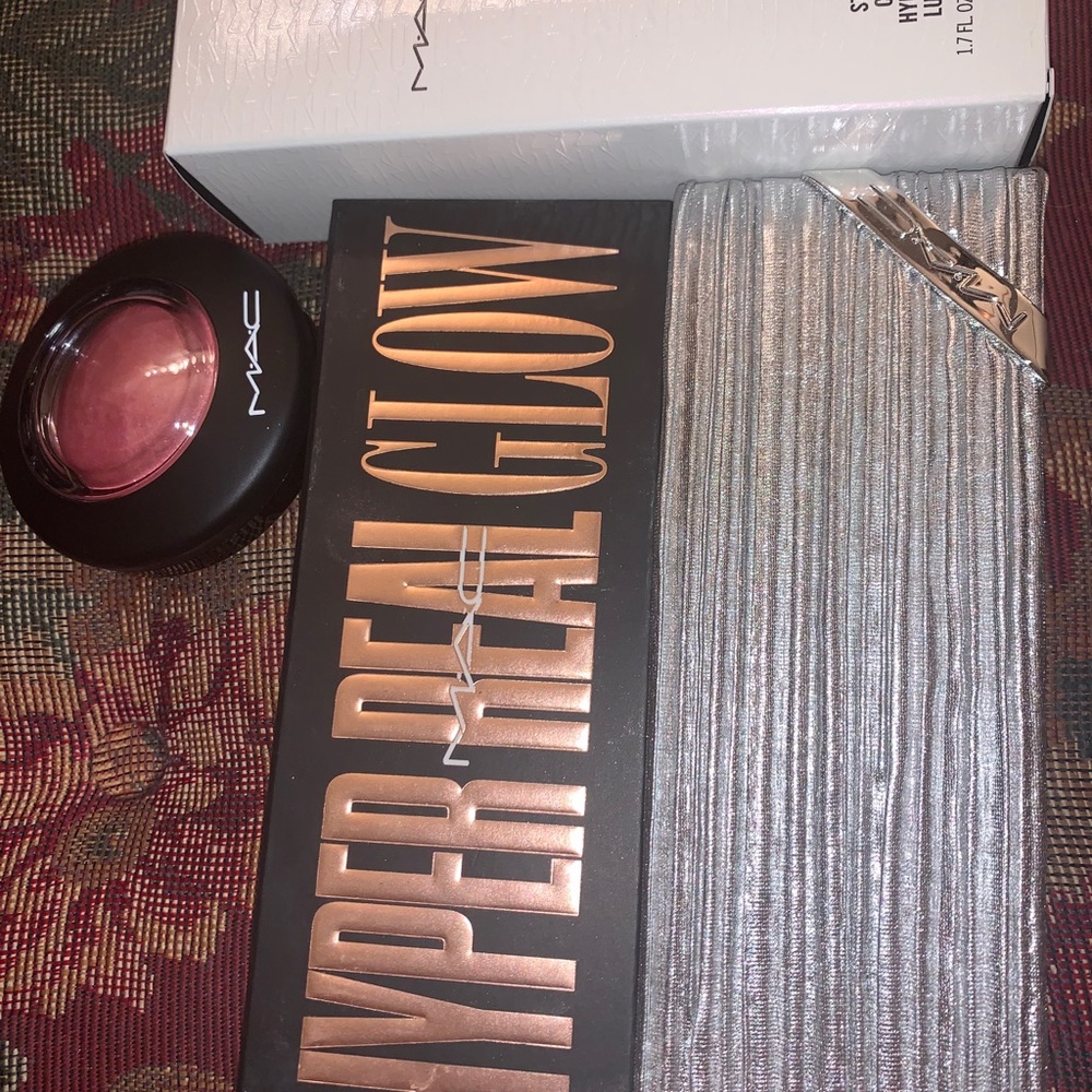 Mac lot, highlight, strobe cream, blush